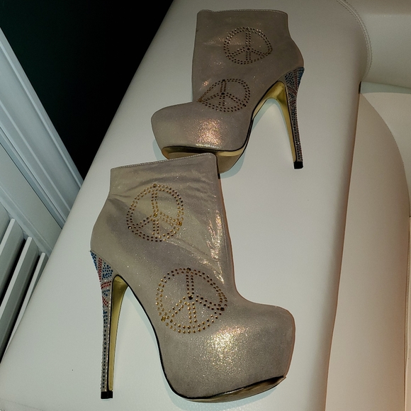 Machi Stiletto Jewel Studded Ankle Platform Bootie - Picture 2 of 7